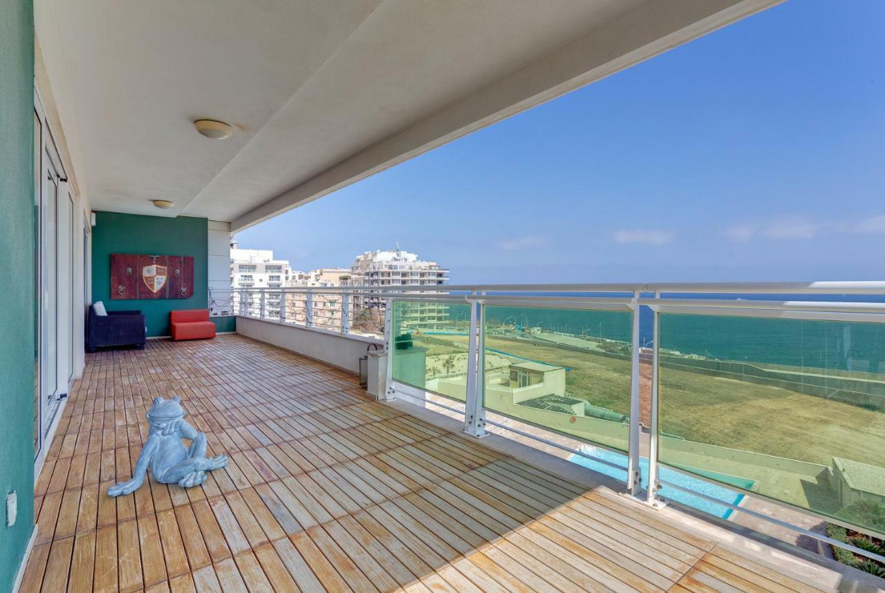 Seafront Apartment In Sliema With Pool, Upmarket Complex Экстерьер фото