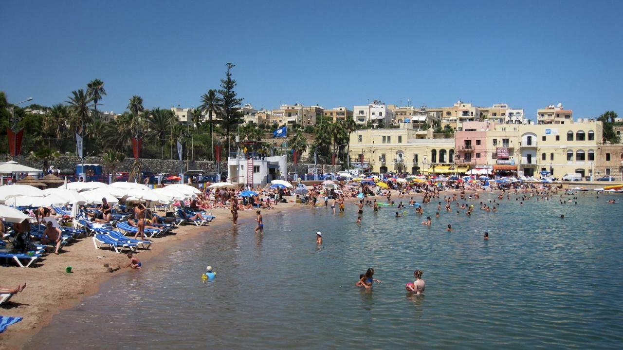 Seafront Apartment In Sliema With Pool, Upmarket Complex Экстерьер фото