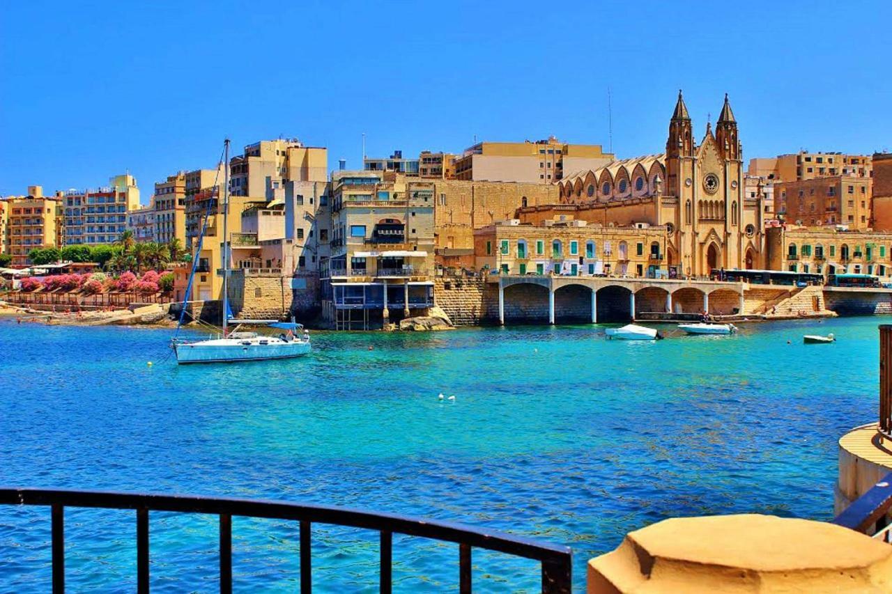 Seafront Apartment In Sliema With Pool, Upmarket Complex Экстерьер фото